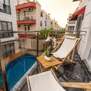 Mrt Lara Aparthotel