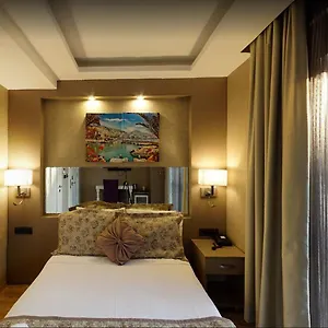 Iz Hotel